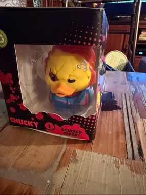 Chucky Duck Collectible Figure - Yellow & Red - Tubbz